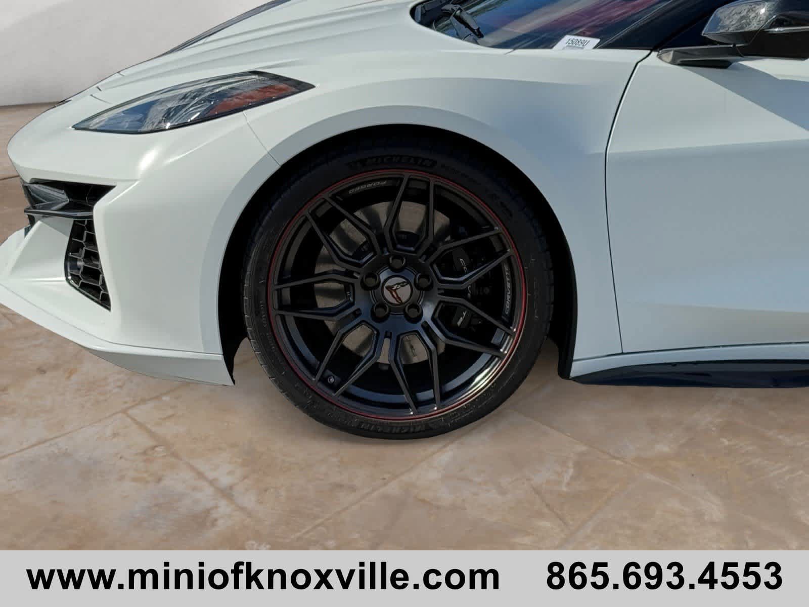 Used 2025 Chevrolet Corvette Z06 w/ Stealth Interior Trim Package RWD image 9