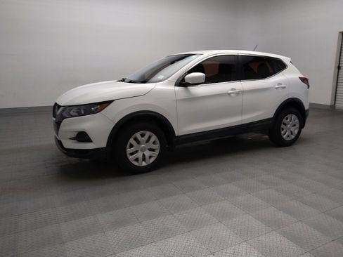 Used 2020 Nissan Rogue Sport S image 2