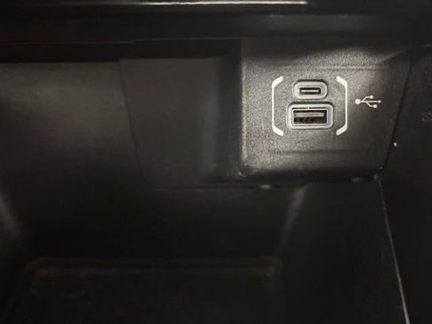 Used 2024 Jeep Compass Latitude image 31