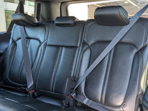 Certified 2024 Jeep Wagoneer L Series II image 23