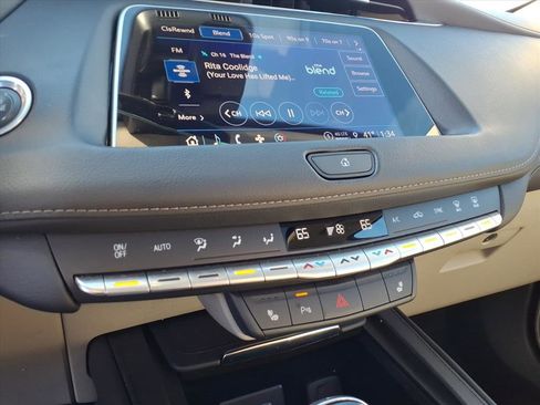 Certified 2023 Cadillac XT4 Luxury w/ Cold Weather Package image 30