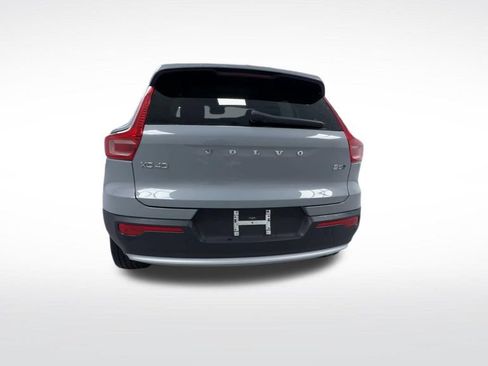 Used 2025 Volvo XC40 B5 Core AWD/4WD image 7