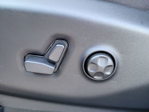 New 2026 Chrysler Pacifica Limited w/ S Appearance Package image 24