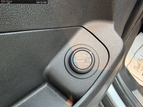 Used 2024 GMC Terrain Denali AWD/4WD image 19