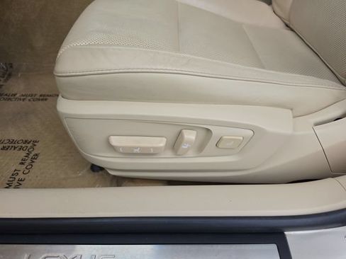 Used 2013 Lexus ES 350 w/ Luxury Pkg FWD image 16