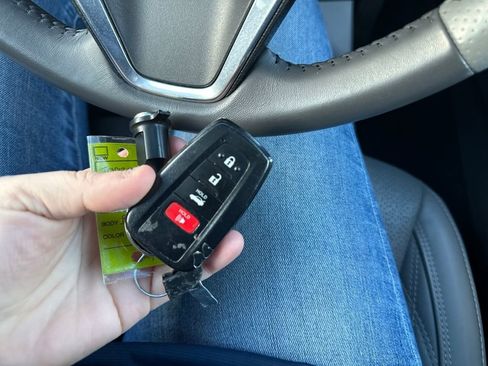 Used 2020 Toyota Avalon Limited w/ Advanced Safety Package image 29