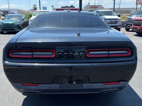 Used 2016 Dodge Challenger SXT RWD image 4