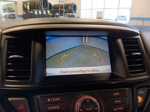 Used 2018 Nissan Pathfinder S AWD/4WD image 15
