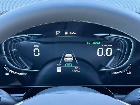 Used 2025 Kia Niro EX Touring image 22