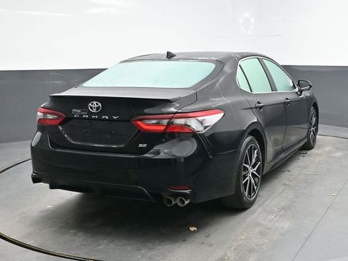 Used 2024 Toyota Camry SE image 6