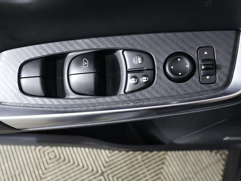 Used 2022 Nissan Sentra SR w/ SR Premium Package image 38