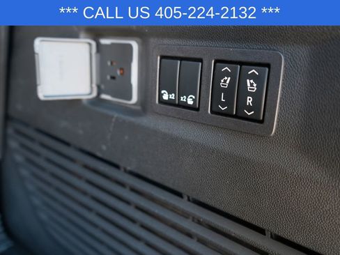 Used 2023 Chevrolet Tahoe Z71 w/ Luxury Package image 30