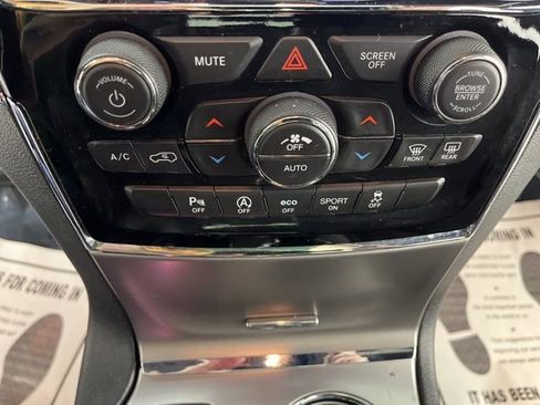 Used 2020 Jeep Grand Cherokee Limited image 26