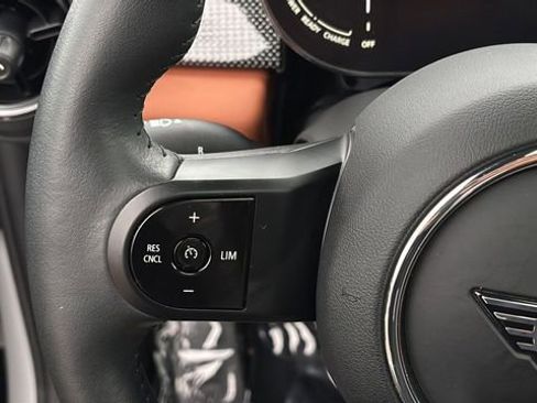 Used 2024 MINI Cooper SE w/ Signature Upholstery Package image 22