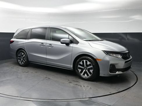 Used 2025 Honda Odyssey EX-L image 3