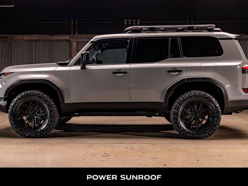 Used 2024 Lexus GX 550 image 6