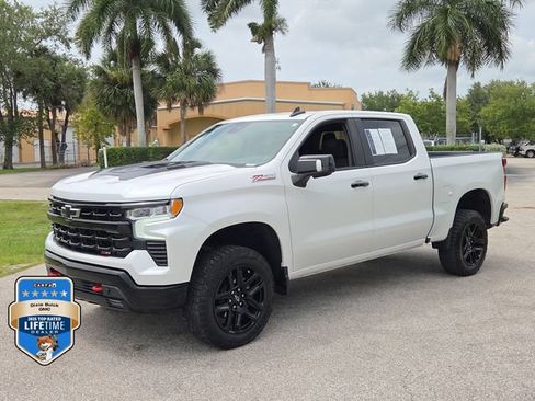 Used 2022 Chevrolet Silverado 1500 LT Trail Boss w/ Convenience Package II AWD/4WD image 2