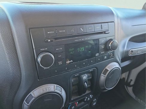 Used 2013 Jeep Wrangler Unlimited Sport image 16