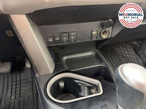 Used 2017 Toyota RAV4 Limited AWD/4WD image 16