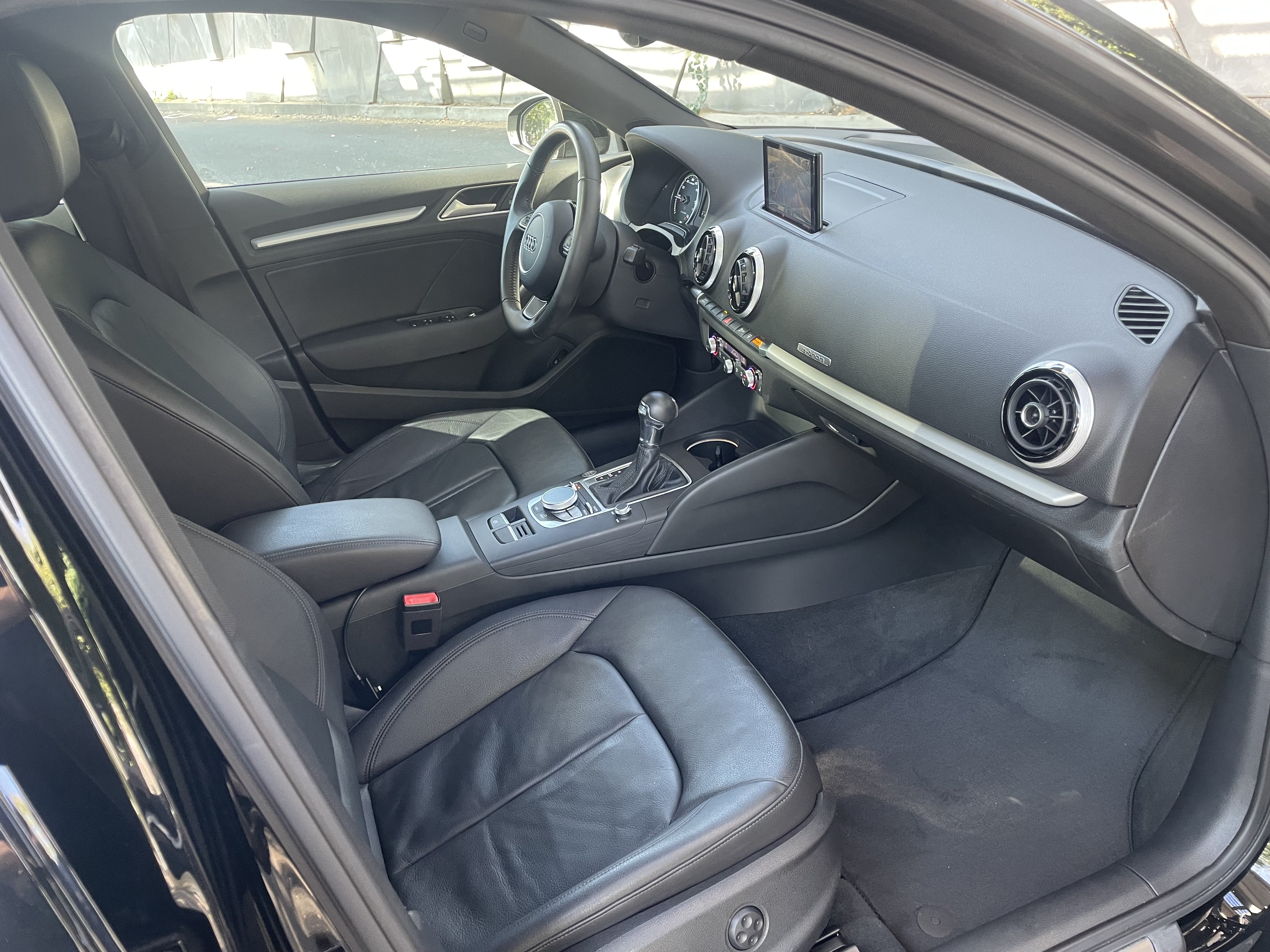 Used 2016 Audi A3 e-tron Premium w/ Audi MMI Navigation Plus FWD image 18