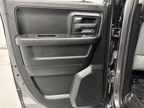 Used 2018 RAM 1500 Express AWD/4WD image 33