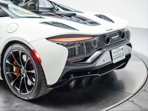 Used 2025 McLaren Artura Spider image 26