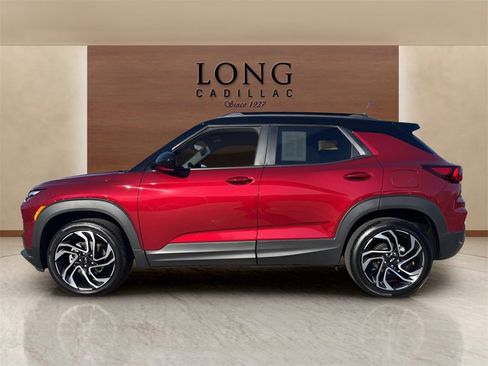 Used 2025 Chevrolet TrailBlazer RS w/ Driver Confidence Package image 2