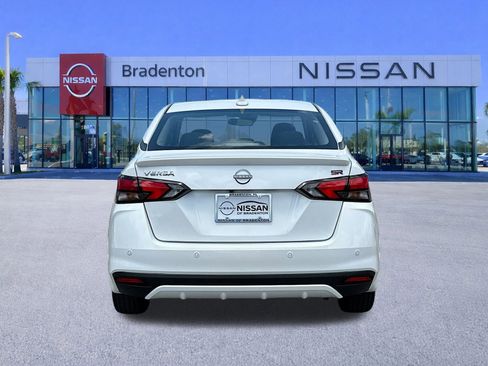New 2025 Nissan Versa SR w/ Trunk Package image 5