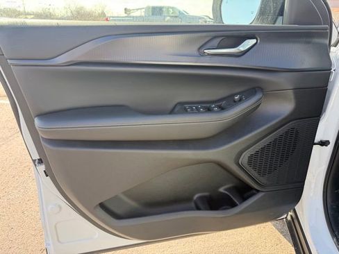 New 2026 Jeep Grand Cherokee L Laredo image 12