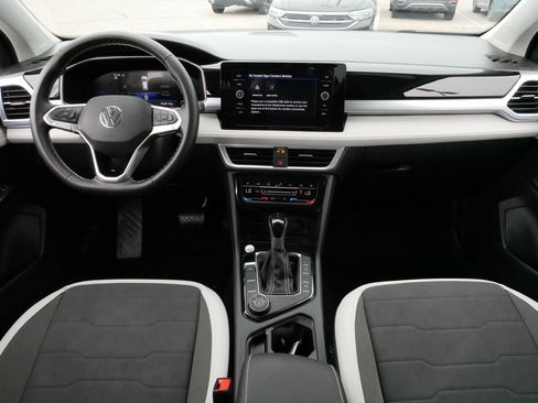 Used 2026 Volkswagen Taos SE w/ Panoramic Sunroof Package AWD/4WD image 10