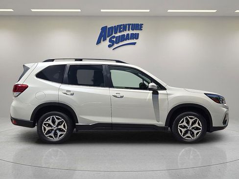 Used 2019 Subaru Forester Premium AWD/4WD image 7