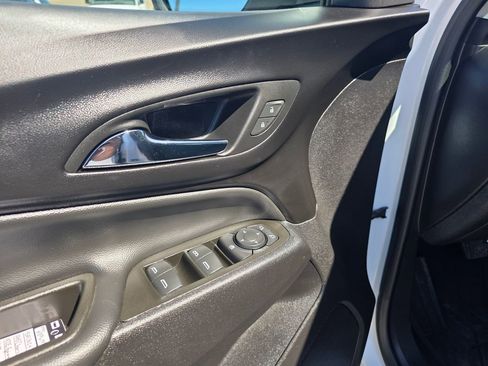 Used 2024 Chevrolet Equinox LT w/ LPO, Floor Liner Package FWD image 11