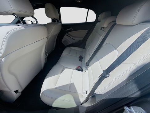 Used 2017 Mercedes-Benz GLA 250 image 20