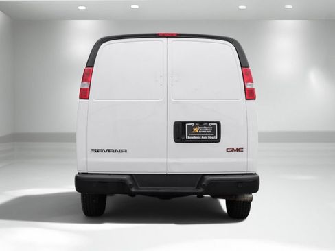 Used 2022 GMC Savana 2500 RWD image 7