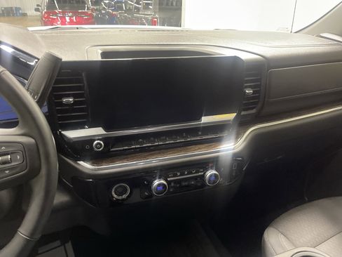 Used 2023 GMC Sierra 1500 Elevation image 28