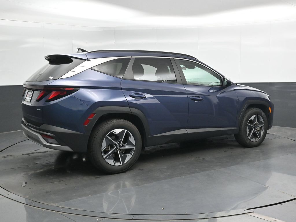 Certified 2025 Hyundai Tucson SEL AWD/4WD image 3