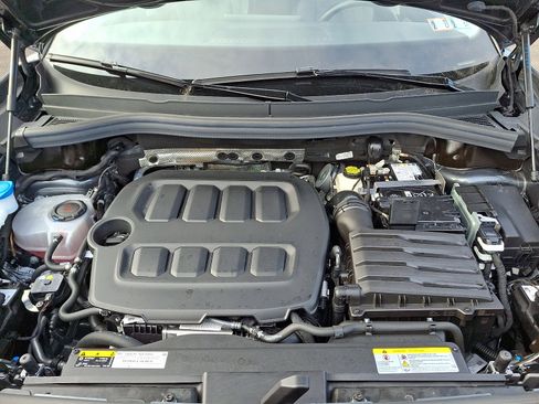 Certified 2025 Volkswagen Tiguan S image 28