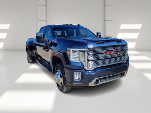 Used 2023 GMC Sierra 3500 Denali image 3