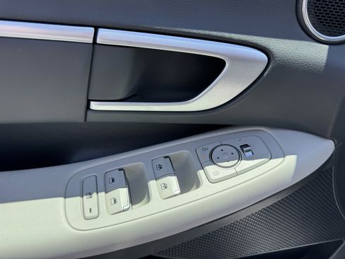 Used 2025 Hyundai Sonata SEL FWD image 16