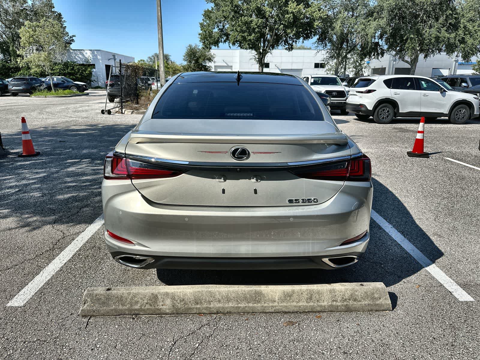 Used 2024 Lexus ES 350 Ultra Luxury w/ Accessory Package (Z2) FWD image 7