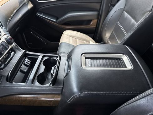 Used 2020 GMC Yukon Denali w/ Denali Ultimate Package AWD/4WD image 20