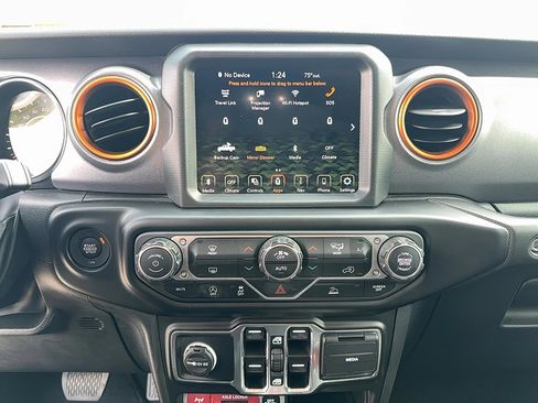 Used 2022 Jeep Gladiator Mojave w/ Trailer Tow Package image 18