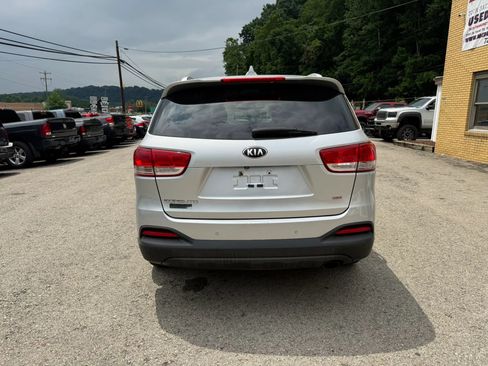 Used 2016 Kia Sorento AWD w/ LX Convenience Package image 7
