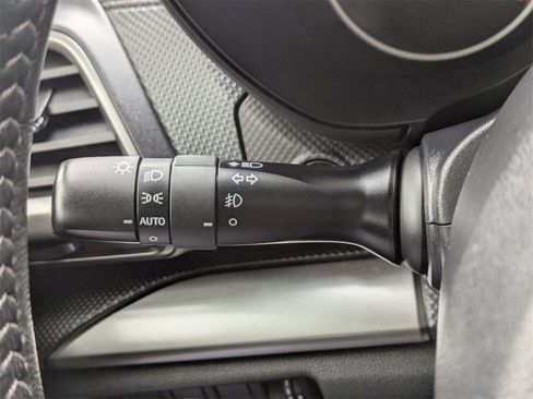 Used 2023 Subaru Forester Premium image 30