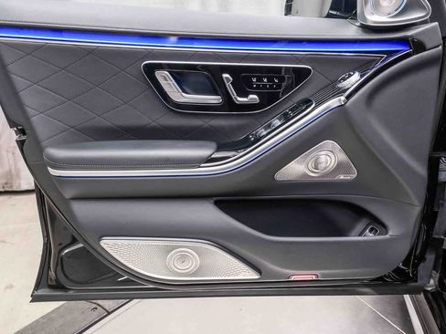 Certified 2022 Mercedes-Benz S 580 4MATIC Sedan w/ AMG Line Package image 21