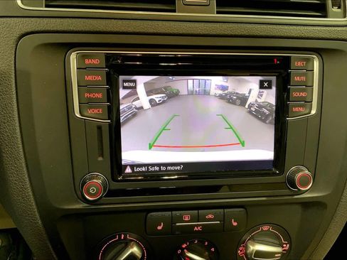 Used 2017 Volkswagen Jetta SE image 26