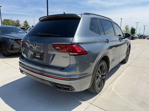 Used 2022 Volkswagen Tiguan SE R-Line AWD/4WD image 9
