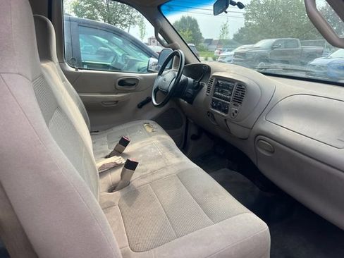Used 2001 Ford F150 Lariat RWD image 9