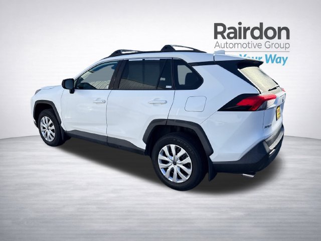 Used 2021 Toyota RAV4 LE FWD image 5