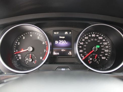 Certified 2020 Volkswagen Tiguan SE image 14